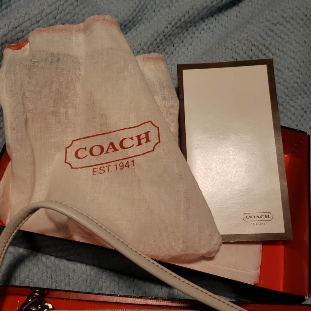 Coach wristlet - Picture 5 of 5